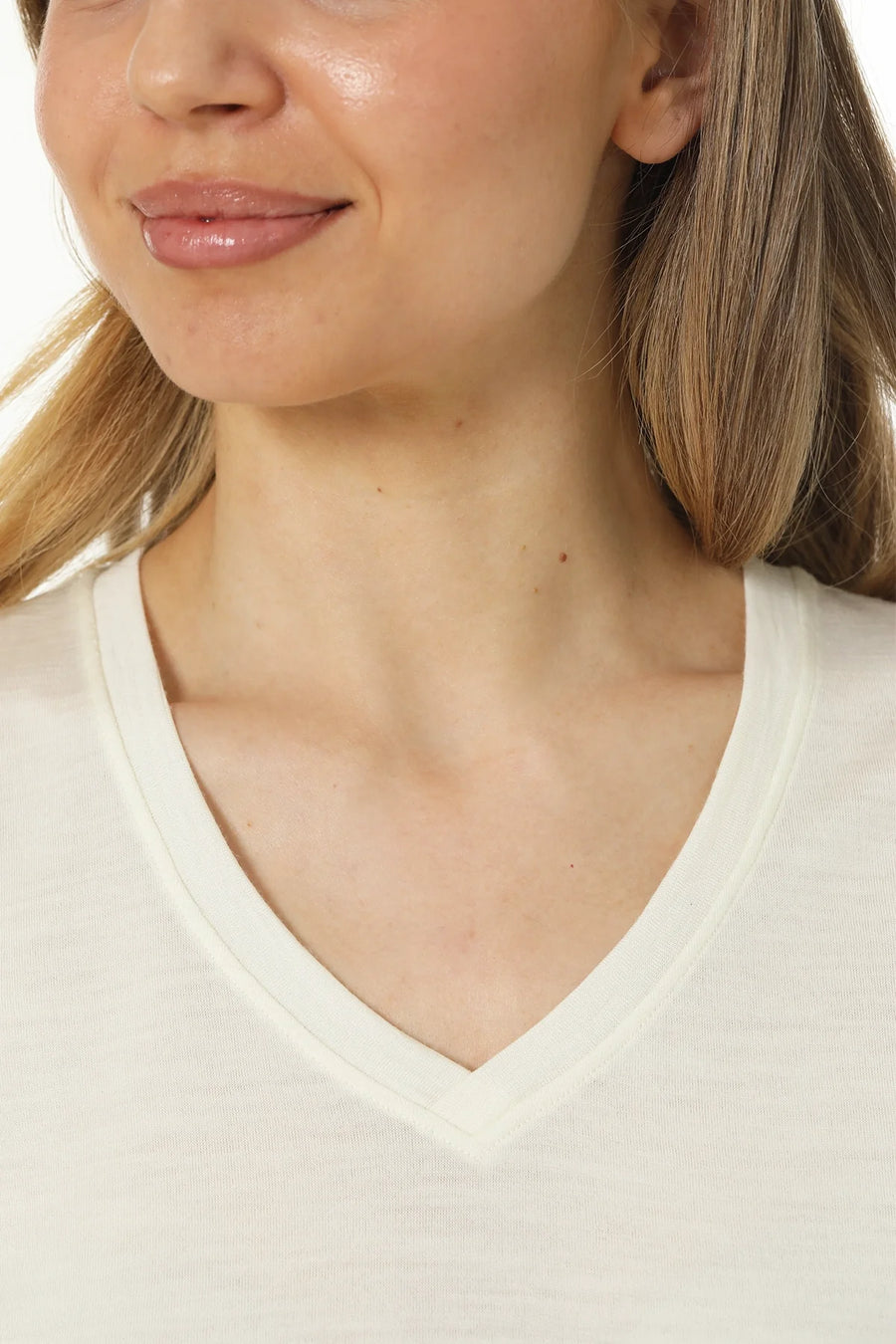 Women's Merino T-shirt 180 Creamy White | V-Neck (+socks)